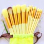 Набір пензликів для нанесення макіяжу - 13 штук - в сумочці - yellow